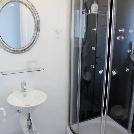 Adriona Apartment *