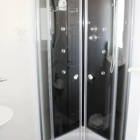 Adriona Apartment *