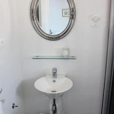 Adriona Apartment *